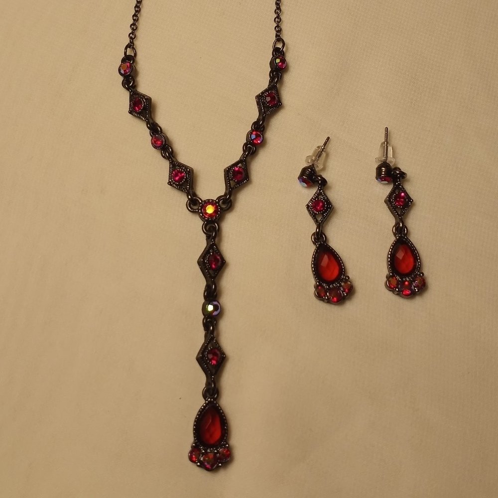 1928 brand necklace & earring set.